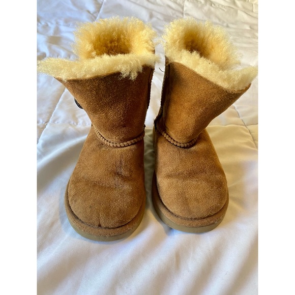 TODDLER UGG BOOT BAILEY BUTTON II CHESTNUT ORIG WATER RESISTANT - Picture 5 of 8